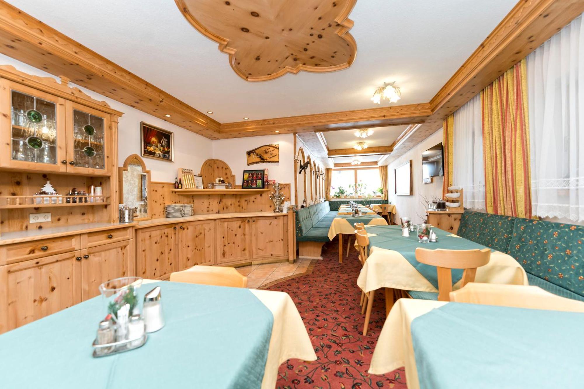 אישגל Hotel Garni Siegele - Inklusive Silvretta-Card Premium מראה חיצוני תמונה