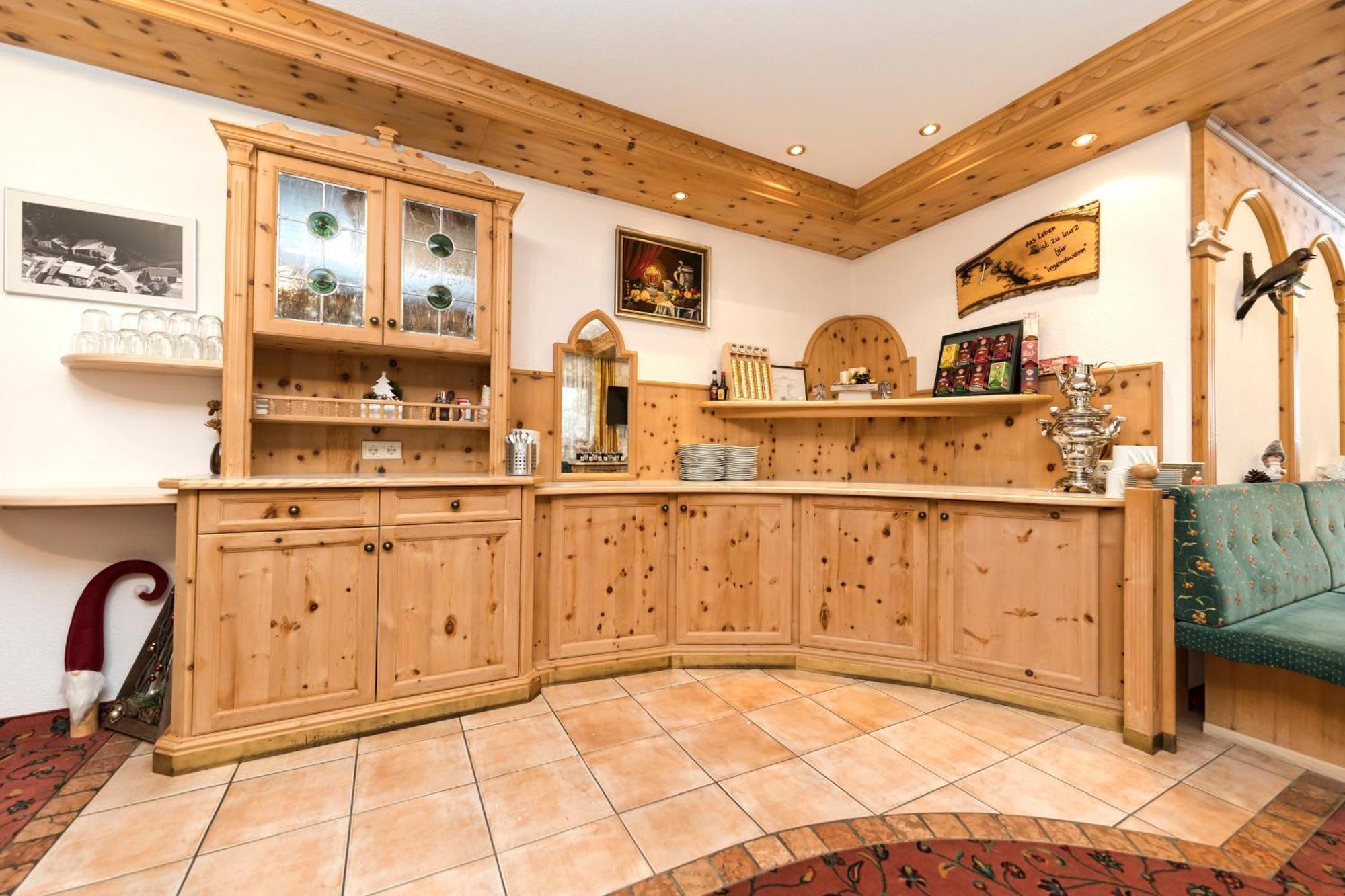 אישגל Hotel Garni Siegele - Inklusive Silvretta-Card Premium מראה חיצוני תמונה