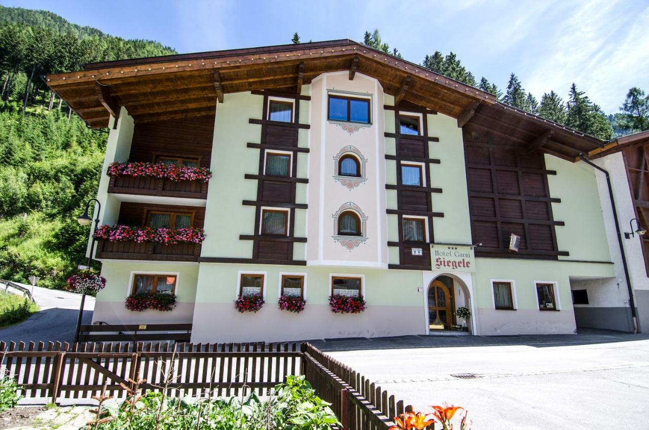 אישגל Hotel Garni Siegele - Inklusive Silvretta-Card Premium מראה חיצוני תמונה