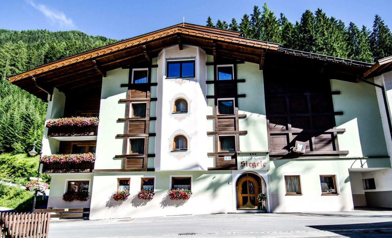 אישגל Hotel Garni Siegele - Inklusive Silvretta-Card Premium מראה חיצוני תמונה