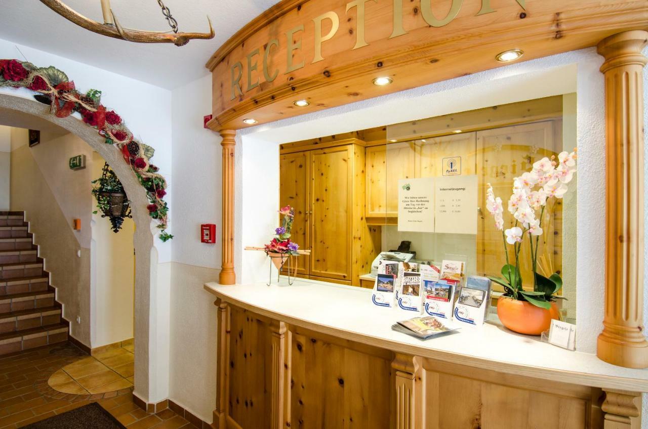 אישגל Hotel Garni Siegele - Inklusive Silvretta-Card Premium מראה חיצוני תמונה