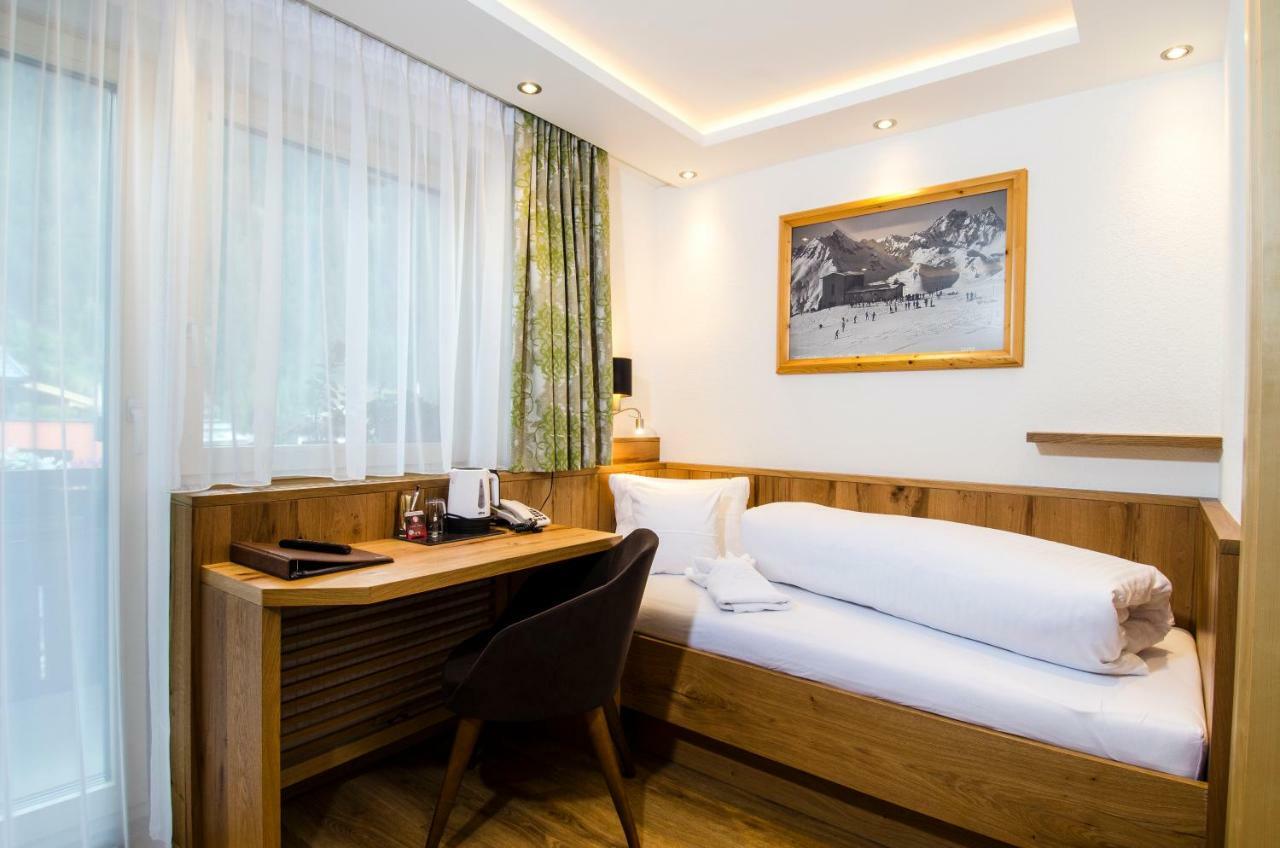 אישגל Hotel Garni Siegele - Inklusive Silvretta-Card Premium מראה חיצוני תמונה