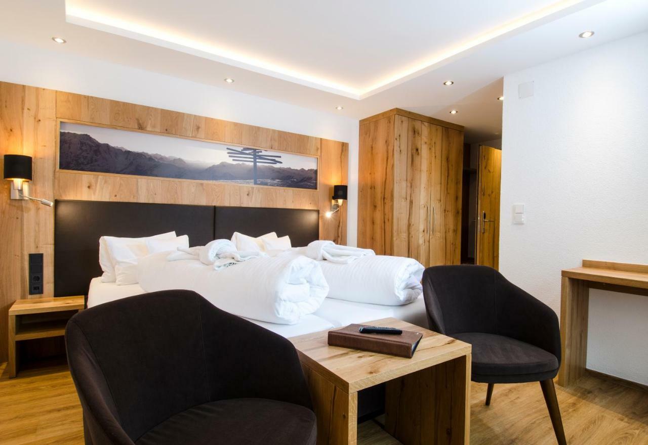 אישגל Hotel Garni Siegele - Inklusive Silvretta-Card Premium מראה חיצוני תמונה