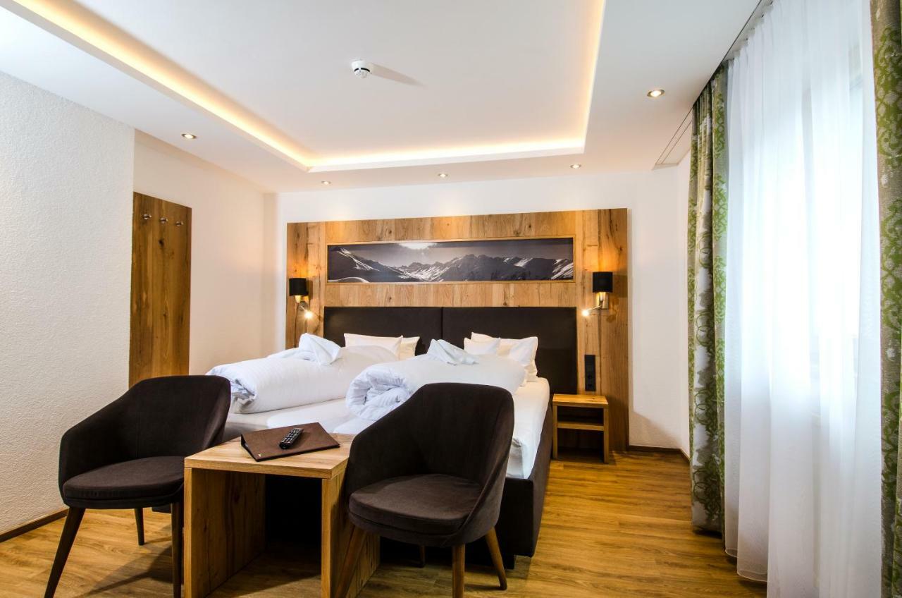 אישגל Hotel Garni Siegele - Inklusive Silvretta-Card Premium מראה חיצוני תמונה