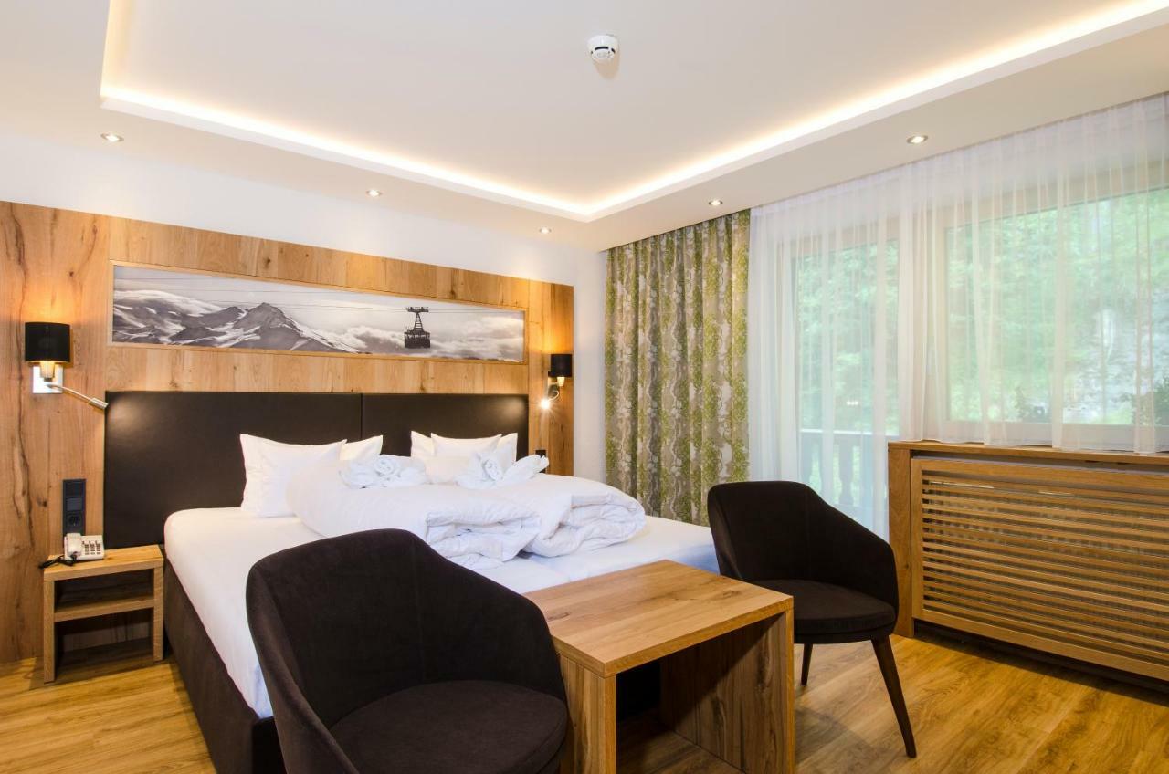 אישגל Hotel Garni Siegele - Inklusive Silvretta-Card Premium מראה חיצוני תמונה